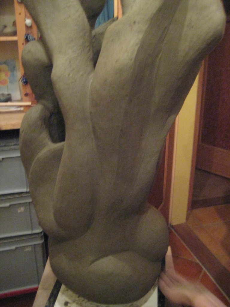 574